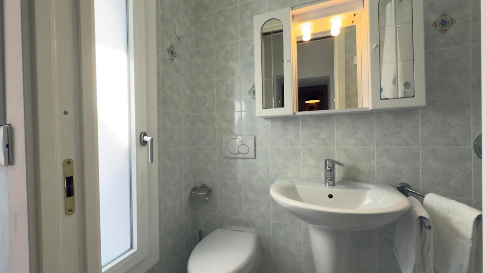 Large Apartment In The Village Near Varenna Perledo