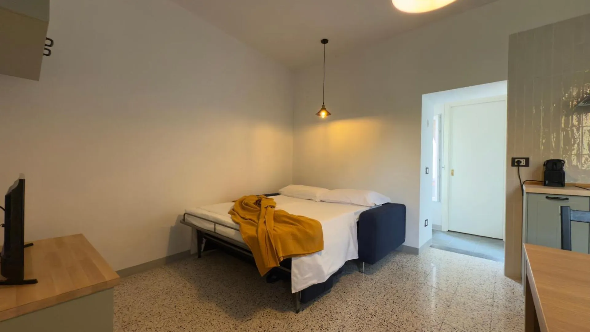 Large Apartment In The Village Near Varenna Perledo