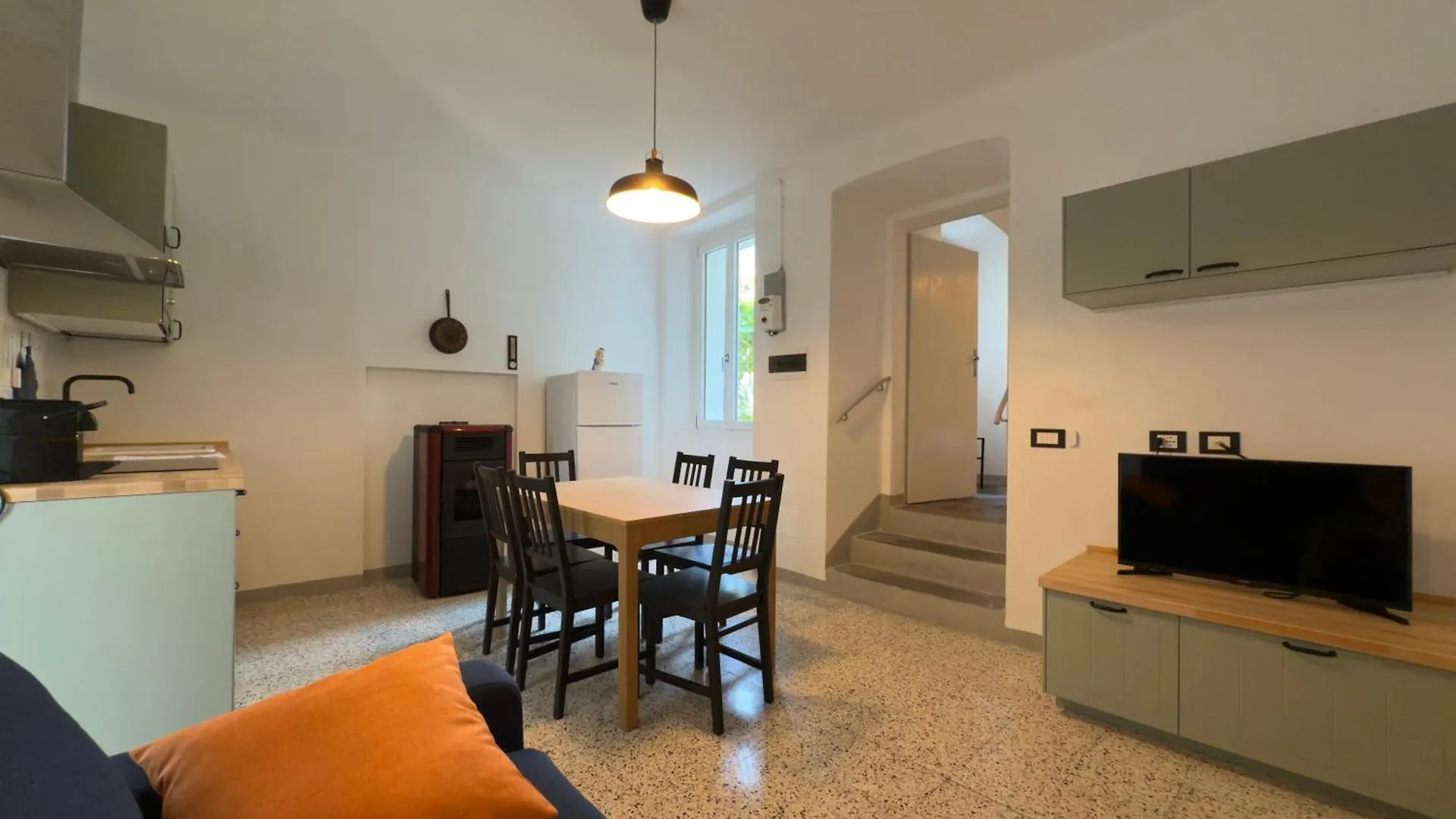 Large Apartment In The Village Near Varenna Perledo